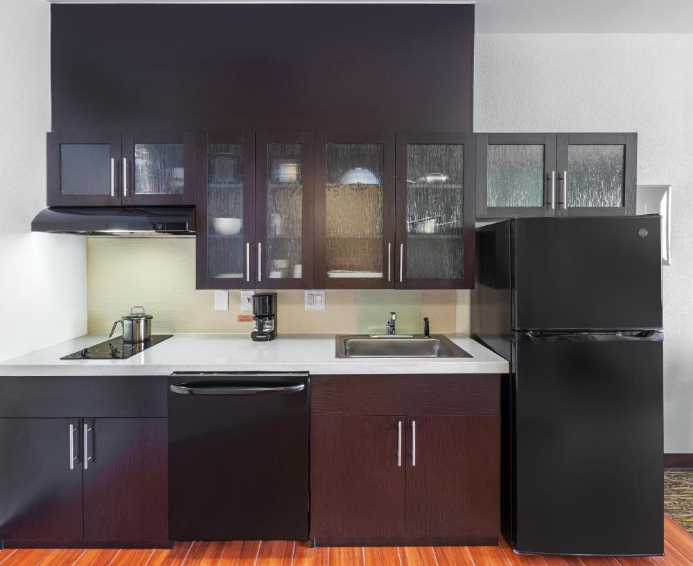 Queen Studio Suite with Two Queen Beds and Full Kitchen interior